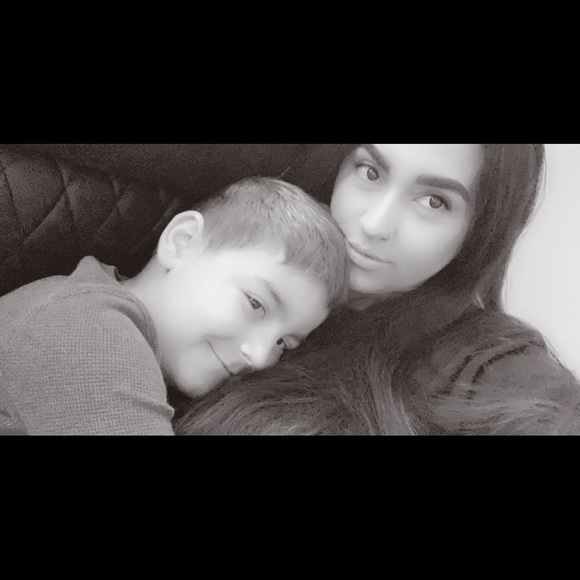 Meet your Posher, Danielle - Picture 1 of 1